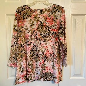 🌷NWOT Cathy brand floral 3/4 length sleeve blouse